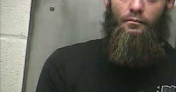 ROBERT D YOUNG | 2017-10-06 20:23:00 Larue County, Kentucky Booking