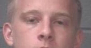 QUINTON MOORE | 2017-10-07 02:14:00 Onslow County, North Carolina Booking