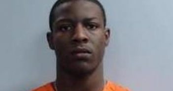 CHRISTOPHER JONES | 2017-10-23 15:33:00 Fayette County, Kentucky Booking