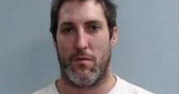 JONATHAN MCGINNIS | 2017-10-24 10:46:00 Fayette County, Kentucky Booking