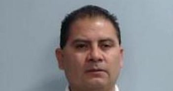 ANGEL RAY HERNANDEZ BATUTISTA | 2017-10-27 20:06:00 Fayette County, Kentucky Booking