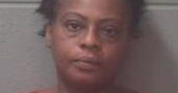 LAQUILIA NEWKIRK | 2017-10-30 22:42:00 Onslow County, North Carolina Booking