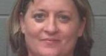 CHASITY EDENS | 2017-10-31 19:37:00 Onslow County, North Carolina Booking