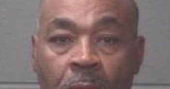 DOUGLAS ARNOLD | 2017-11-02 09:43:00 Onslow County, North Carolina Booking