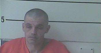 JUSTIN R WATTS | 2017-11-04 00:12:00 Boyd County, Kentucky Booking