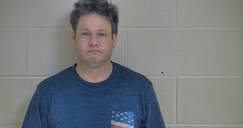 SCOTT M FRANCIS | 2017-11-09 00:22:00 Taylor County, Kentucky Booking