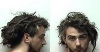 BRAYDEN DANNENFELSER | 2017-11-13 21:46:00 Clark County, Indiana Booking