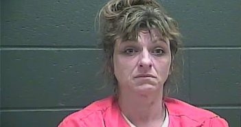 DAYNA RANEA CLIFTON | 2017-11-21 19:45:00 Perry County, Indiana Booking