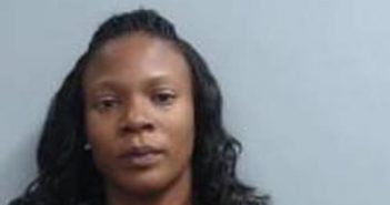 DATIERA WALKER | 2017-11-22 23:44:00 Fayette County, Kentucky Booking
