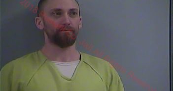 DENNIS K DAVIS | 2017-11-27 18:15:00 Russell County, Kentucky Booking