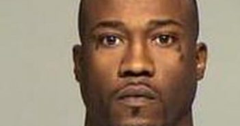 LASHAWN LOGAN | 2017-12-08 Milwaukee County, Wisconsin Booking
