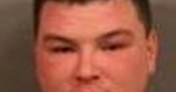 JESSE LEE | 2017-12-14 04:09:00 Cayuga County, New York Booking