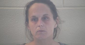NICOLE M GILL | 2017-12-18 17:21:00 Pulaski County, Kentucky Booking
