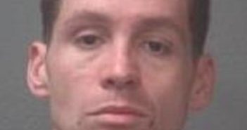 CHAD LYONS | 2018-01-02 11:26:00 Onslow County, North Carolina Booking