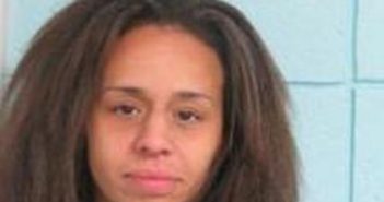 JENNIFER WIGGINS | 2017-12-15 11:40:00 Duplin County, North Carolina Booking