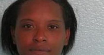 OSHONIA MILLER | 2017-12-19 12:25:00 Duplin County, North Carolina Booking