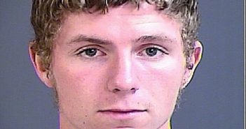 KNIGHT, DAWSON PATRICK | 2018-02-28 15:11:00 Charleston County, South Carolina Booking