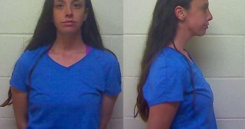 RYAN AMBER NICOLE | 2018-01-31 22:05:51 Craven County, North Carolina Booking