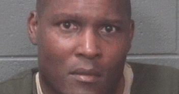 DAVIS, DERWIN EARL | 2018-04-17 Onslow County, North Carolina Booking