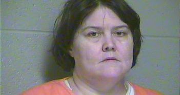 MICHELLE D ROBINSON | 2018-04-19 11:46:00 Woodford County, Kentucky Booking