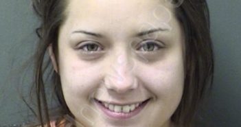 ROBLES,STEPHANY NICOLE | 2018-04-20 Cooke County, Texas Booking