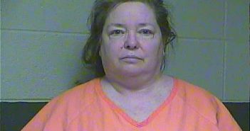 MYRA GAY BOWMAN | 2018-04-23 13:19:00 Woodford County, Kentucky Booking