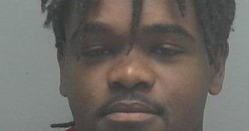 <B>HOLMES</B>, <B>DANIEL</B> <B>SEBASTIAN</B> #, Lee County, Florida - 2018-04-26 12:30:00