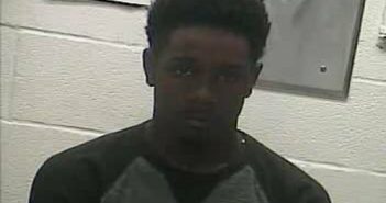 DAVON D ADAMS | 2018-05-11 07:28:00 Larue County, Kentucky Booking