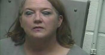 KIMBERLY ANN MEERS | 2018-05-15 08:01:00 Larue County, Kentucky Booking