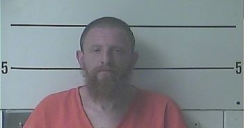 DEREK CASTLE | 2018-05-17 20:52:00 Boyd County, Kentucky Booking