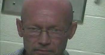 DAVID RAY STAPLES | 2018-05-21 11:03:00 Larue County, Kentucky Booking