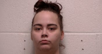 HATCHER, BRITTANY NICOLE | 2018-05-22 00:49:00 Robertson County, Tennessee Booking