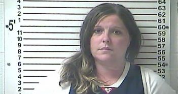 JESSICA NICOLE ST.CLAIR | 2018-05-25 11:29:00 Hardin County, Kentucky Booking