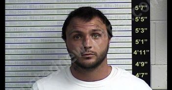 MCREYNOLDS, DUSTIN | 2018-10-03 14:44:00 Graves County, Kentucky Booking