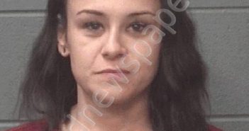 UTSINGER, BRITTANY LYNNE | 2018-11-30 Onslow County, North Carolina Booking