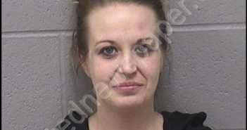 DELLANTONIA, ROBIN LYNN | 2018-12-13 22:59:00 Crawford County, Kansas Booking