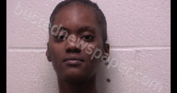 FOSTER, LAMEKIA LASHAE | 2019-01-24 11:45:00 Robertson County, Tennessee Booking