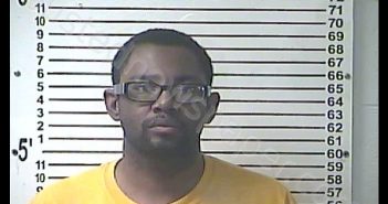 ANTONIO LYNE MCCORMACK | 2019-04-08 17:49:00 Hardin County, Kentucky Booking