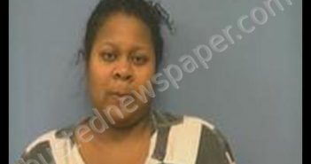 LATOYA AYERS | 2019-04-09 10:34:00 Saline County, Arkansas Booking