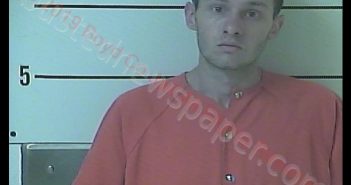 JAMES NICHOLAS BROWN | 2019-04-26 22:17:00 Boyd County, Kentucky Booking
