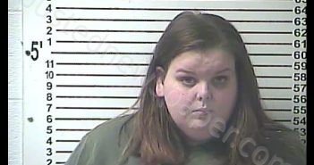 CRYSTAL YVONNE KERWELL | 2019-05-17 19:00:00 Hardin County, Kentucky Booking