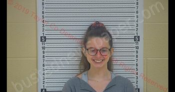 ELIZABETH ROSE COX | 2019-05-19 02:56:00 Taylor County, Kentucky Booking