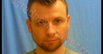 CHRISTOPHER DEAN LUNDSTROM | 2020-01-17 16:32:00 Henry County, Missouri Booking