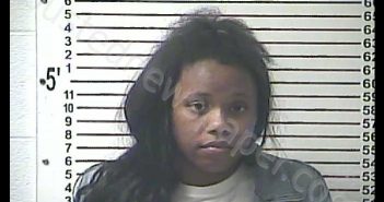 AKEARIE TENIQUA ROBERTS | 2020-01-29 23:59:00 Hardin County, Kentucky Booking