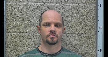 TRAVIS DOUGLAS | 2020-02-20 14:59:00 Henderson County, Kentucky Booking
