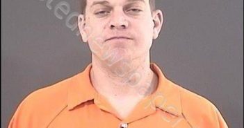 BESASE, DEREK THOMAS | 2020-04-07 15:33:00 Roanoke County, Virginia Booking