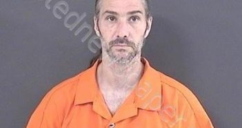 THOMAS, ROBERT WAYNE | 2020-05-04 12:49:00 Roanoke County, Virginia Booking