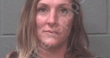 HULL, AMANDA THERESA ROSE | 2020-12-05 Onslow County, North Carolina Booking