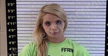 MUNSELL, LAUREN D | 2020-12-15 Graves County, Kentucky Booking