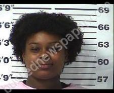 KEYANA KEYS | 2021-04-21 20:46:00 Gibson County, Tennessee Booking